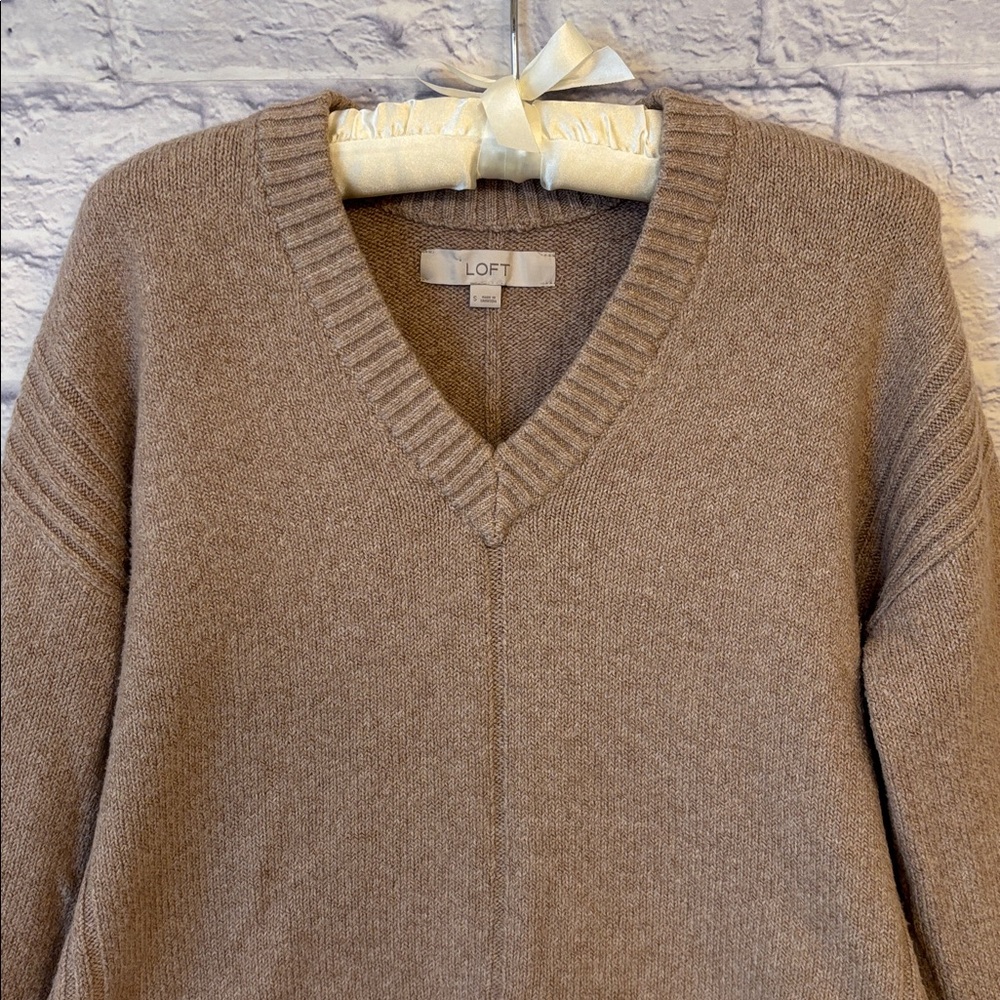 LOFT Tan Sweater Soft Knit Neutral Light Brown V Neck Women’s Size Small